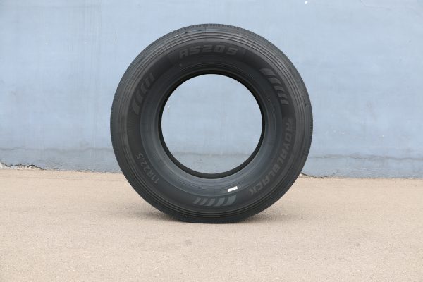 RS205 11R22.5 Royal Black - Image 3
