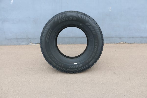 RD802 315/80R22.5 Royal Black - Image 3