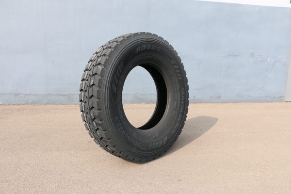 RD805 315/80R22.5 Royal Black - Image 2