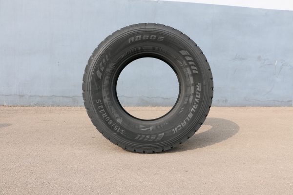 RD805 315/80R22.5 Royal Black - Image 3