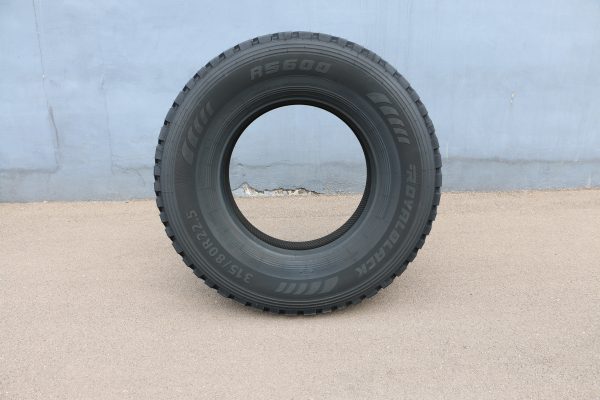 RS600 315/80R22.5 Royal Black - Image 3