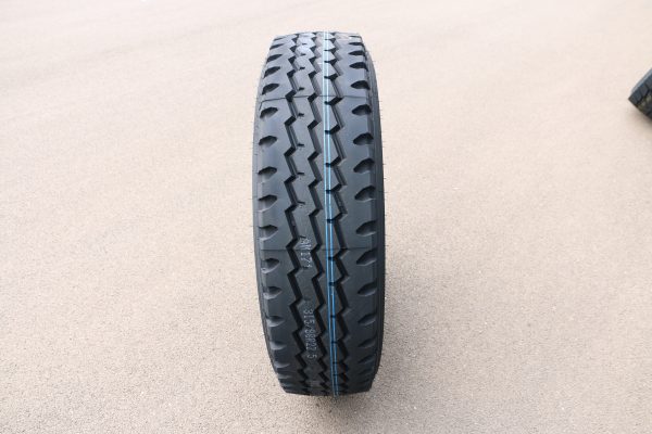 RS600 315/80R22.5 Royal Black - Image 4