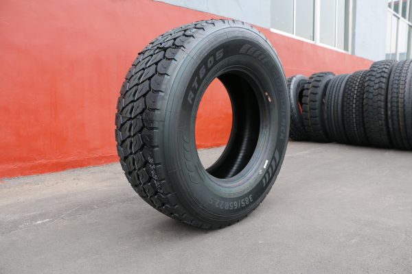 RT605 385/65R22.5 Royal Black - Image 2
