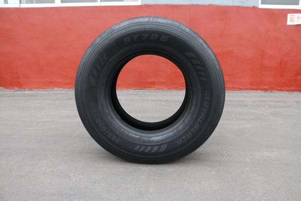 RT706 385/65R22.5 Royal Black - Image 3