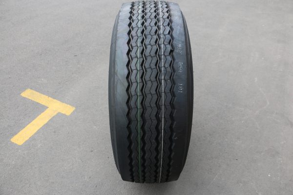 RT706 385/65R22.5 Royal Black - Image 4