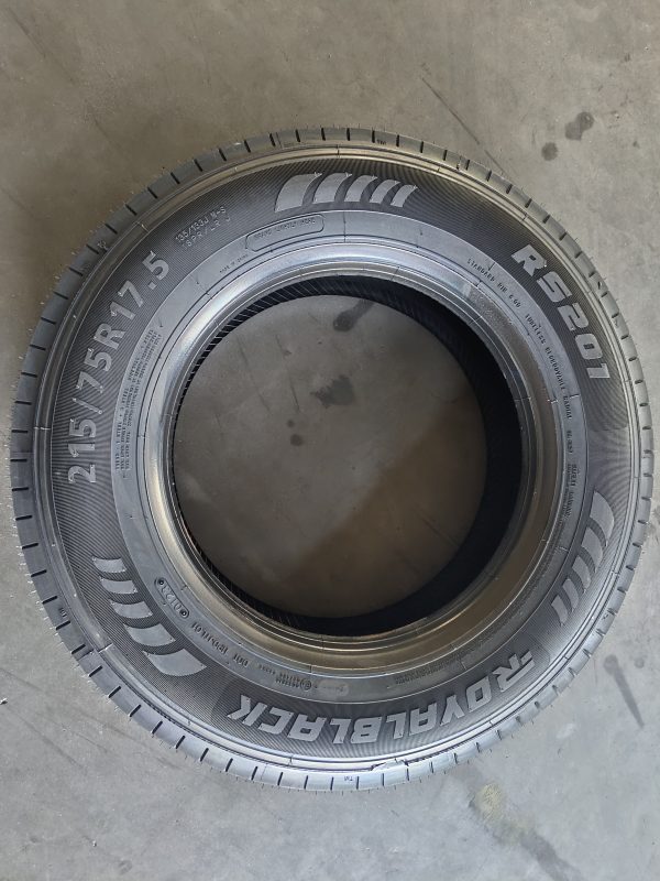 RS201 215/75R17.5 Royal Black - Image 3