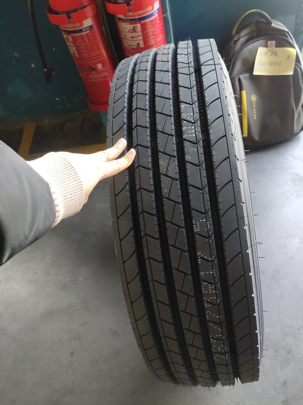 RS201 235/75R17.5 Royal Black - Image 4