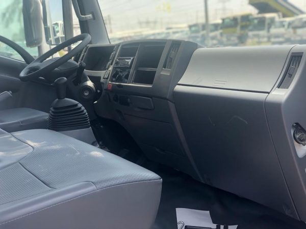 Isuzu NPR 85H Truck 2022 - Image 4